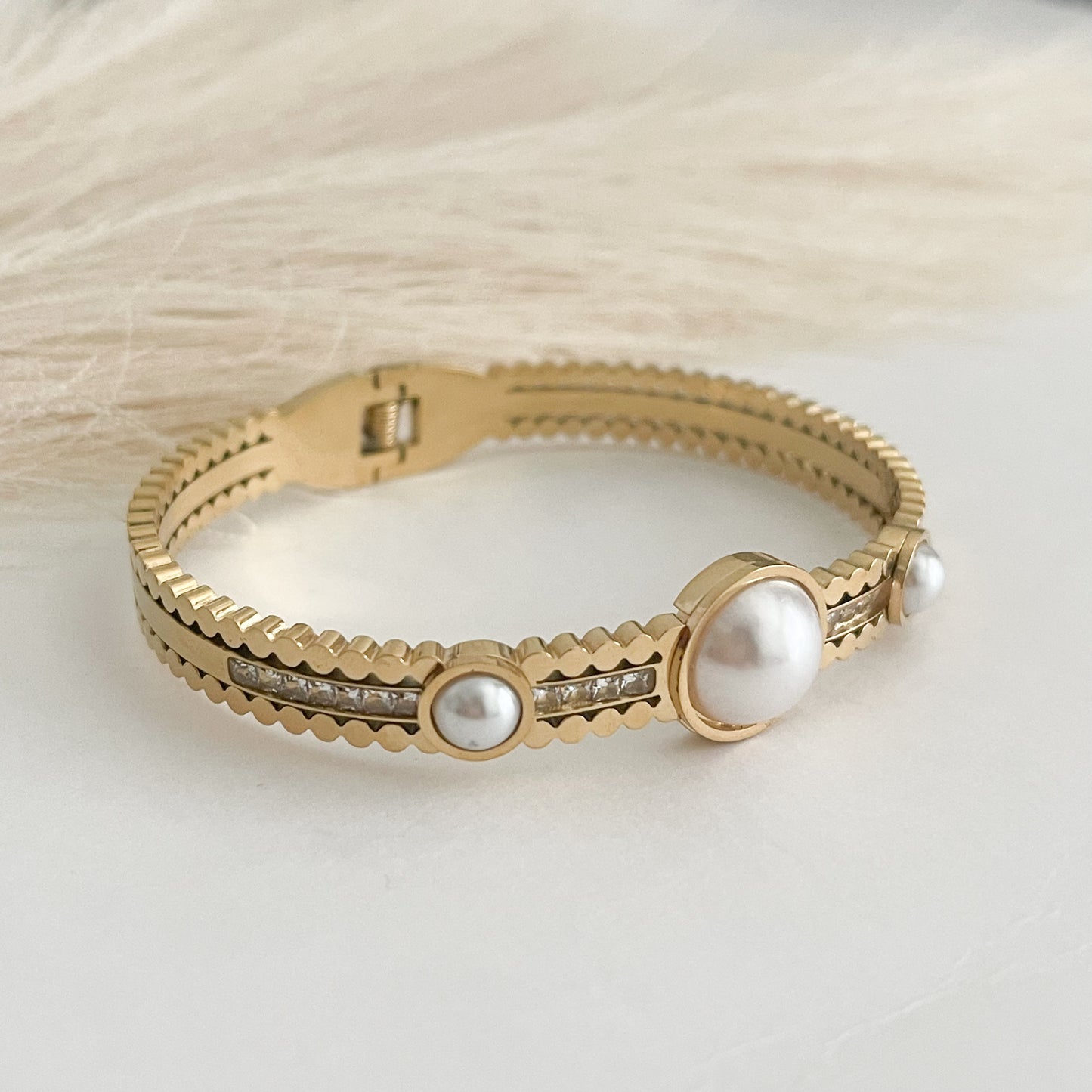 Angi Pearl Bracelet