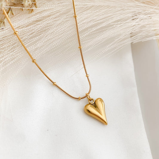 Gold heart necklace