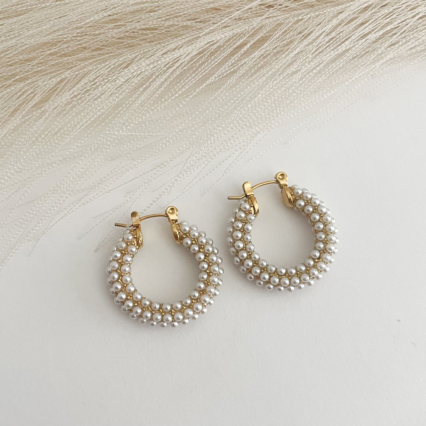 Grecia Pearl Hoops