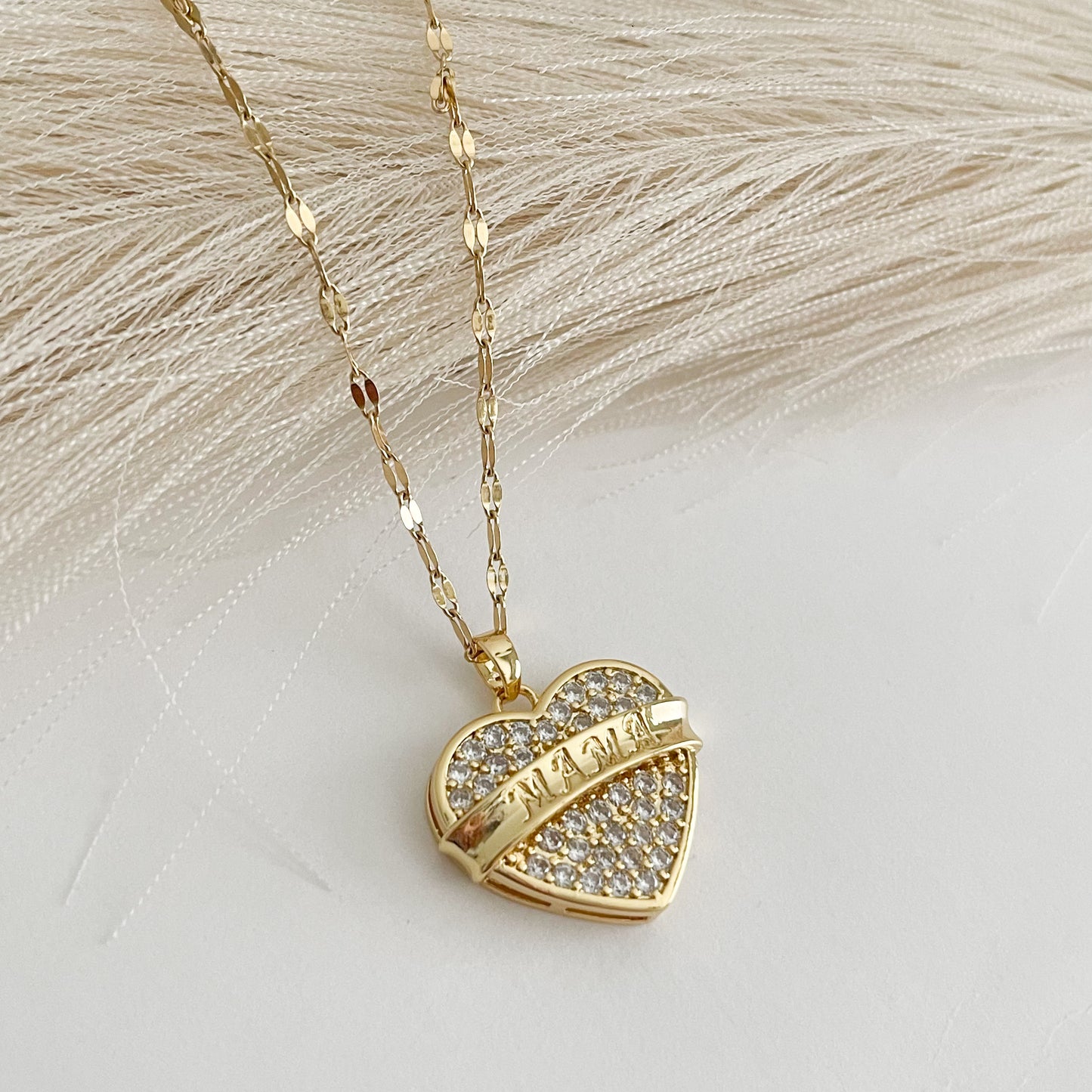 Mamá Shiny Heart Necklace