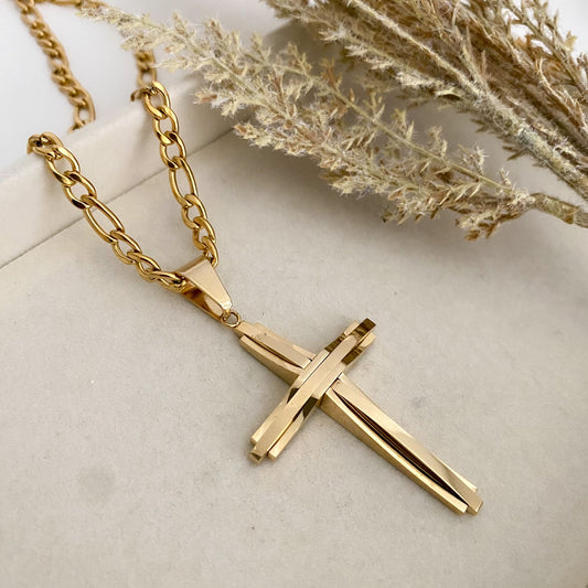 Ricardo cross necklace